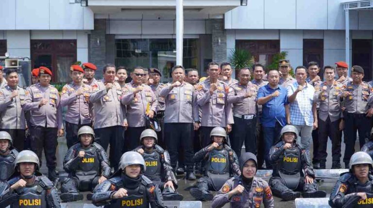 Kapolres Pamekasan Pimpin Latihan Phh Dan Pembinaan Tradisi Bintara Remaja