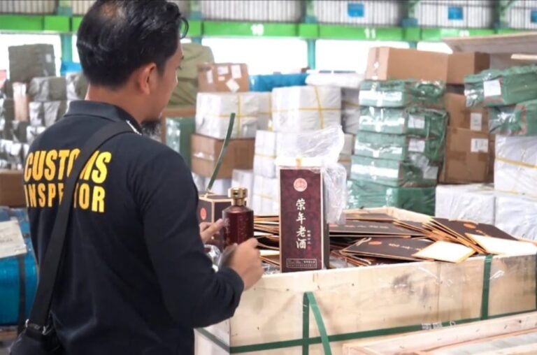 Beacukai Tanjung Perak Temukan Barang Impor Ilegal Asal China Di Terminal Teluk Lamong