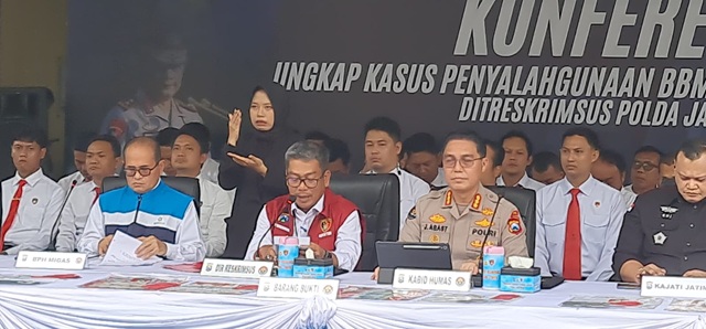 Konferensi Pers Bbm Dan Lpg Polda Jatim