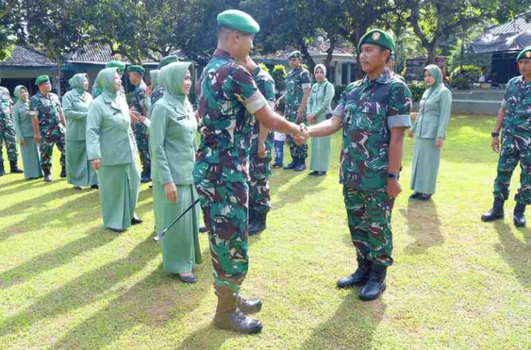 Dandim 0826 Pamekasan Pimpin Upacara Kenaikan Pangkat Anggota