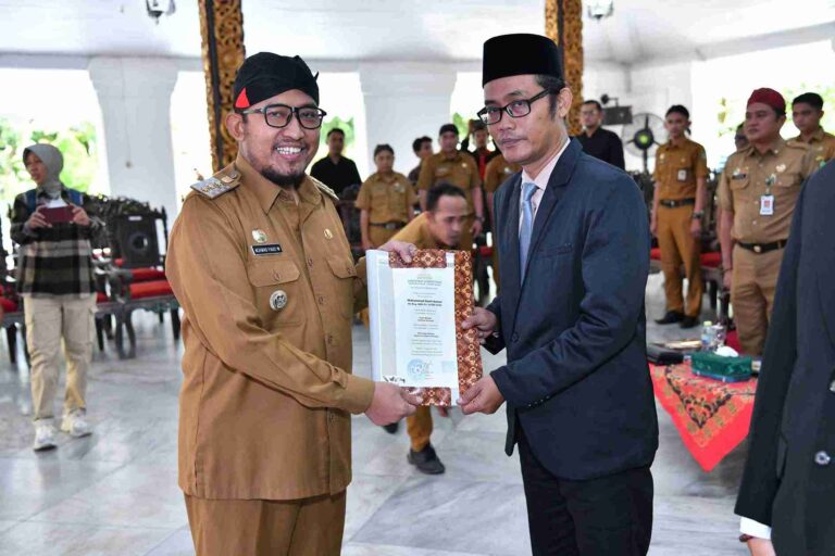 Bupati Sumenep Resmi Lantik Tim Ahli Cagar Budaya, Ini Pesan Achmad Fauzi Wongsojudo