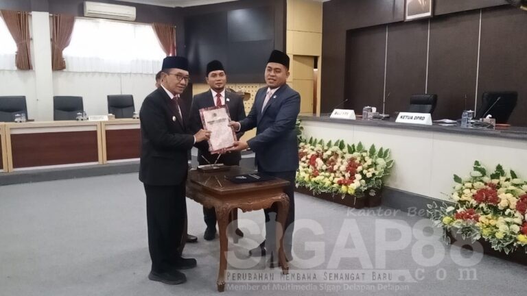 Dprd Pamekasan Sampaikan Rekomendasi Kepada Bupati