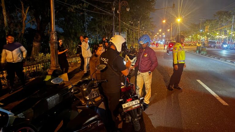 Meresahkan, Polres Pamekasan Amankan Pemuda Sampang Bawa Sajam Dan 9 Unit Motor Hasil Balap Liar