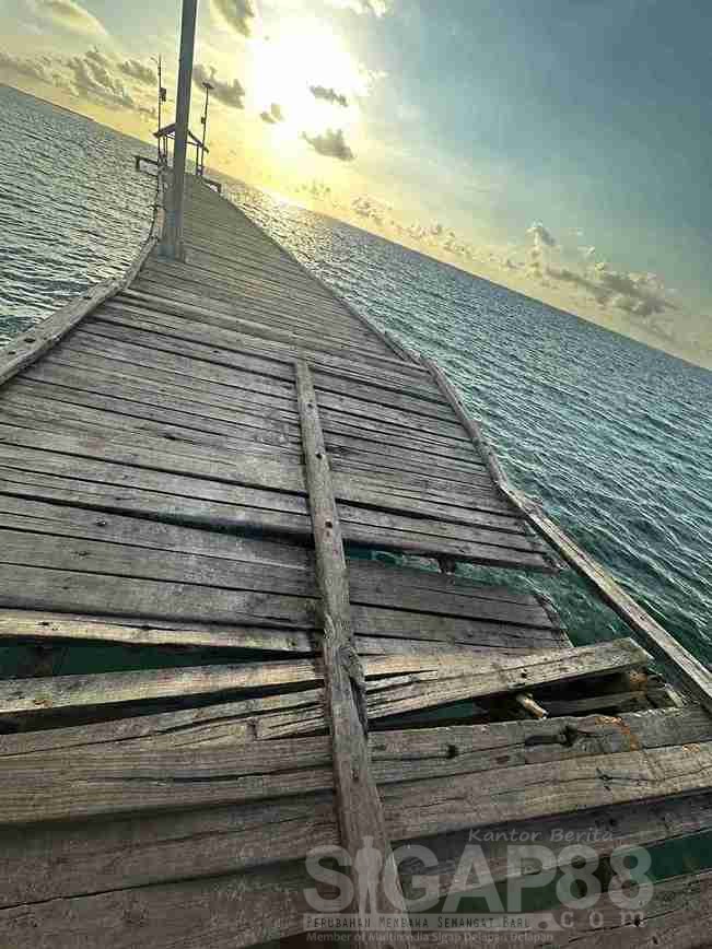 jembatan Dermaga rusak
