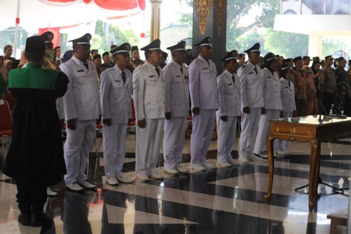 Bupati Jombang Warsubi lantik kades antar waktu 10 Kepala Desa Antar Waktu Resmi Dilantik, Bupati Jombang Minta Jaga Kondusivitas Pilkades 2027