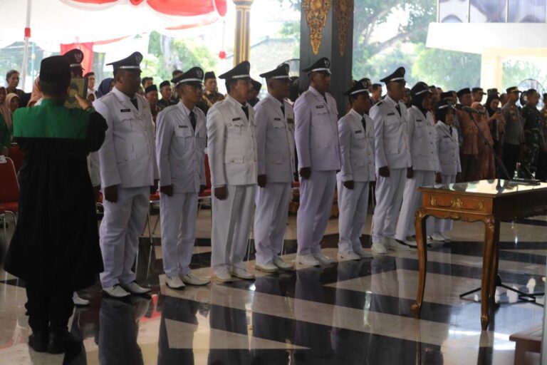 Jelang Pilkades 2027, Bupati Jombang Lantik 10 Kades Antar Waktu