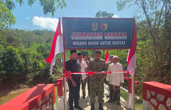 Dandim Pamekasan resmikan jembatan Garuda