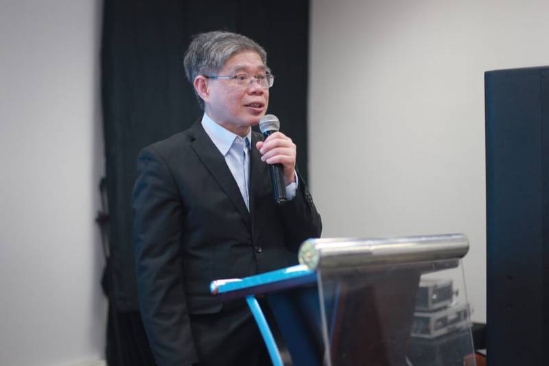 Ahli Ortopedi Malaysia: Robot Dan Ai Tak Bisa Gantikan Keahlian Dokter 1 Ahli Bedah Ortopedi Kpj Kuching Specialist Hospital, Dr. Lee Woo Guan