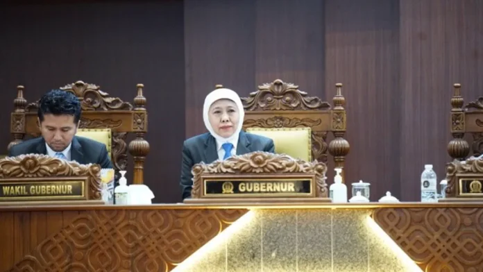 gubernur Jatim sampaikan nota keuangan APBD Gubernur Jawa Timur Khofifah Indar Parawansa menyampaikan Nota Keuangan Pertanggungjawaban APBD 2025 dalam Rapat Paripurna DPRD Jatim di Surabaya.