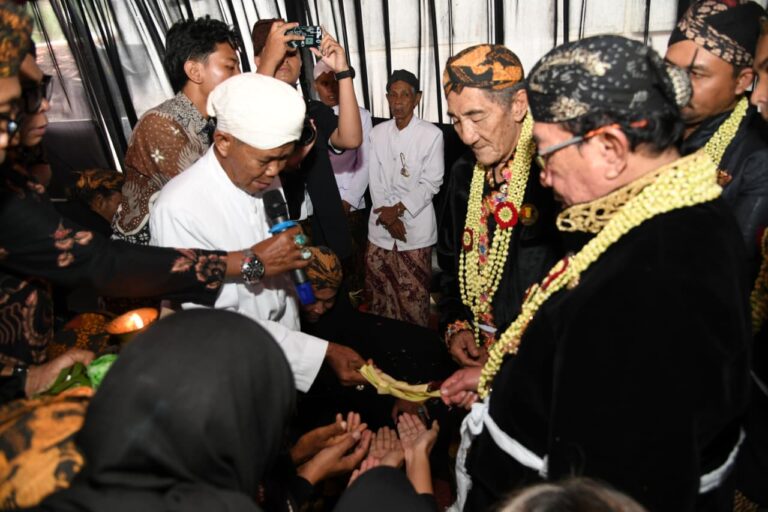 Jamasan Pusaka Di Aeng Tong-Tong, Menjaga Warisan Keris Sumenep Yang Mendunia