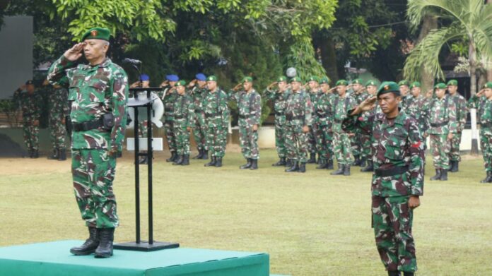 kodim-0826-pamekasan-gelar-upacara-bendera Kasdim Kodim 0826 Pamekasan memimpin upacara bendera bulanan Juni 2026