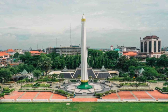 monumen-tugu-pahlawan SEJARAH KOTA SURABAYA: Dari Pelabuhan Majapahit hingga Menjadi Kota Pahlawan Indonesia