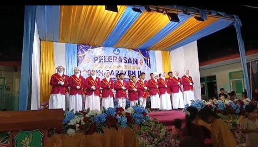 SDN Sapeken 2 Sumenep Gelar Lepas Pisah Siswa Kelas VI, Dimeriahkan Pentas Seni SDN Sapeken 2 Sumenep Gelar Lepas Pisah Siswa Kelas VI, Dimeriahkan Pentas Seni