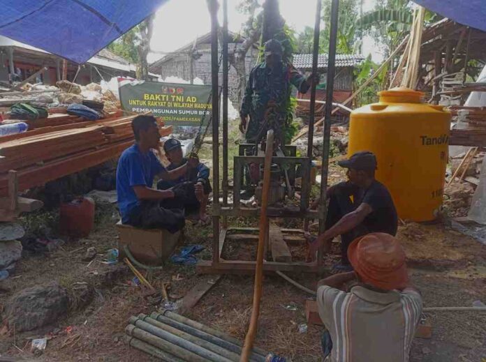 Koramil larangan Pamekasan kawal sumur bor