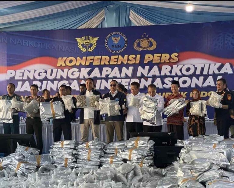 Bnn Bongkar Penyelundupan 3,37 Ton Kuncup Ganja Asal Thailand Di Gresik, 12 Orang Ditangkap
