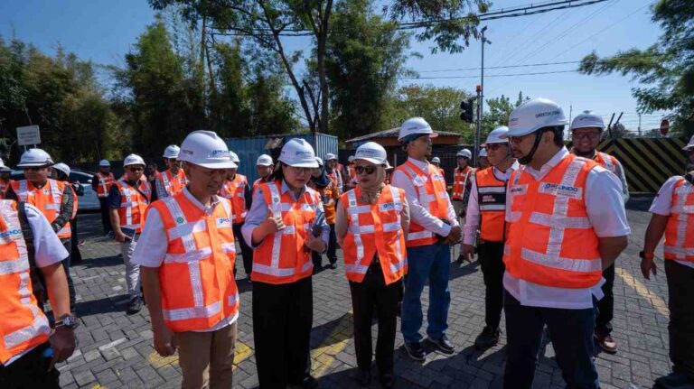Terminal Petikemas Surabaya Perkuat Integrasi Logistik Multimoda Dan Transhipment Di Pelabuhan Tanjung Perak