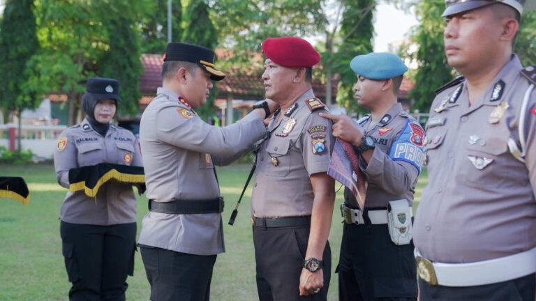 Di Balik Tanda Pangkat Baru, Tersimpan Amanah Pengabdian: Kapolres Jombang Ingatkan 86 Personel Tingkatkan Profesionalisme