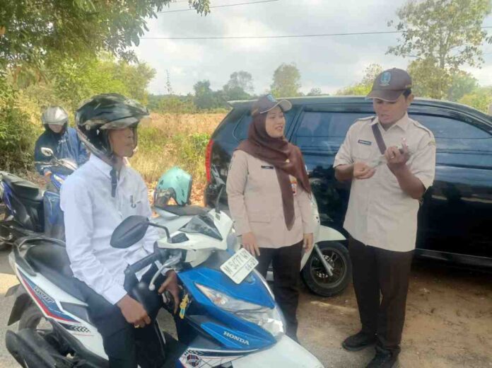 Operasi gabungan pemeriksaan pajak kendaraan bermotor di Sumenep