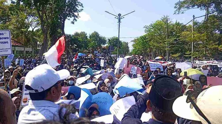 Ribuan Pekerja Sppg Padati Dprd Pamekasan, Gelombang Dukungan Program Mbg Menggema