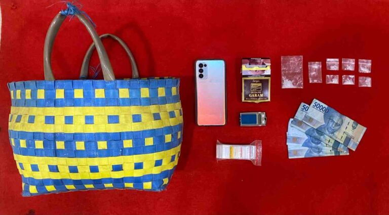 Delapan Poket Sabu Disita Dari Sebuah Rumah Di Sumenep, Seorang Pria Diamankan