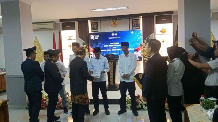 484 warga binaan Lapas Narkotika Pamekasan menerima remisi HUT ke-81 RI