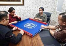 HUT RI ke-81:Jurnalis Surabaya Adu Strategi di Turnamen Domino Piala ORADO Jatim Jurnalis Surabaya bermain domino Piala ORADO Jatim