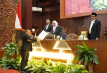 Pemprov Jatim Siapkan Jawaban atas Catatan Fraksi DPRD dalam APBD-P 2026