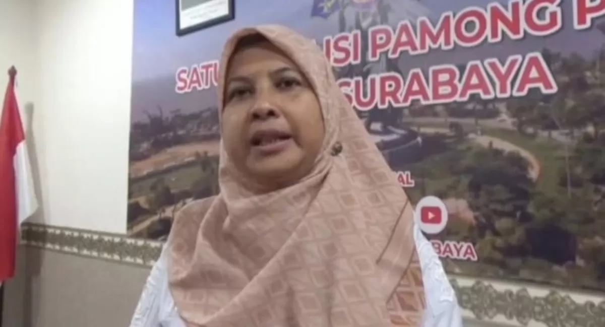 Kursi Taman Pemkot Surabaya Diduga Dicuri, Diangkut Ambulans Hingga Masuk Pengepul 1 Irna Satpol Pp Surabaya