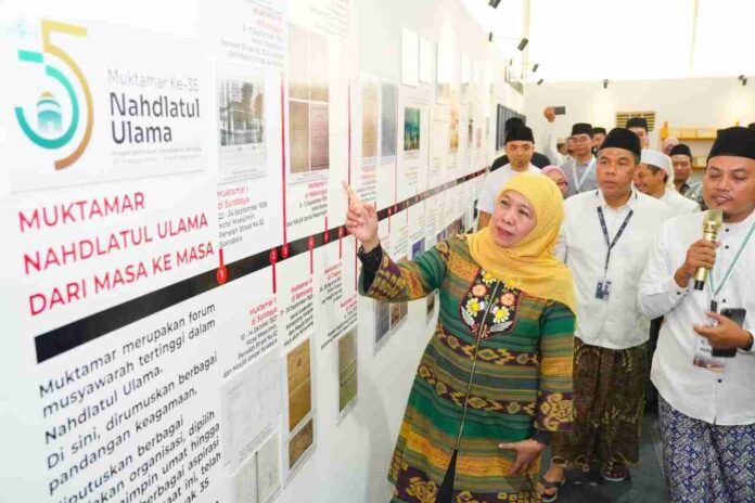 khofifah-resmikan-pameran-turots-muktamar-nu-ke-35