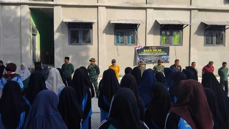 Koramil 0826-10 Waru Peduli Lingkungan, Gelar Karya Bakti Skala Besar Bersama Warga Desa Tagangser Laok Pamekasan
