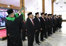 28 Pejabat Sumenep Bergeser, Sejumlah Camat dan Posisi Strategis RSUDMA Berganti Wakil Bupati Sumenep Imam Hasyim melantik 28 pejabat Pemkab Sumenep