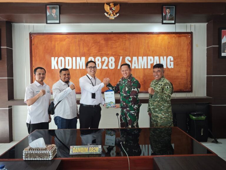 Hari Kesaktian Pancasila, Pln Up3 Madura Kolaborasi Dengan Kodim Sampang Perkuat Listrik Desa