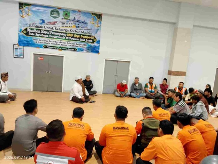 doa-korban-virgo-transport-8-pelabuhan-tanjung-perak Doa bersama korban Virgo Transport 8 di Posko Terpadu GSN Tanjung Perak