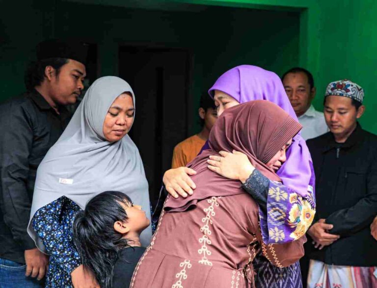 Keluarga Korban Km Virgo Transport 8 Di Surabaya Dapat Pendampingan, Pendidikan Anak Jadi Perhatian Khofifah