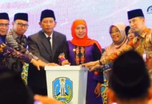 Gubernur Jatim Dorong Penguatan SDM melalui Beasiswa dan Riset Pesantren Gubernur Jatim Khofifah saat kegiatan beasiswa dan riset pesantren 2026