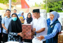 Gubernur Jatim Gelar Pasar Murah di Pacitan, Bantu Jaga Daya Beli Warga Pasar murah ke-166 di halaman Kantor Kecamatan Pacitan, Kabupaten Pacitan