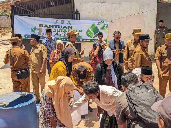 krisis-air-langsar-sumenep-warga-terbebani-rp80-ribu-per-pikap krisis air Langsar Sumenep