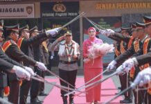 Estafet Kepemimpinan Polres Jombang Berganti, Ardi Kurniawan Pamit Lewat Pedang Pora