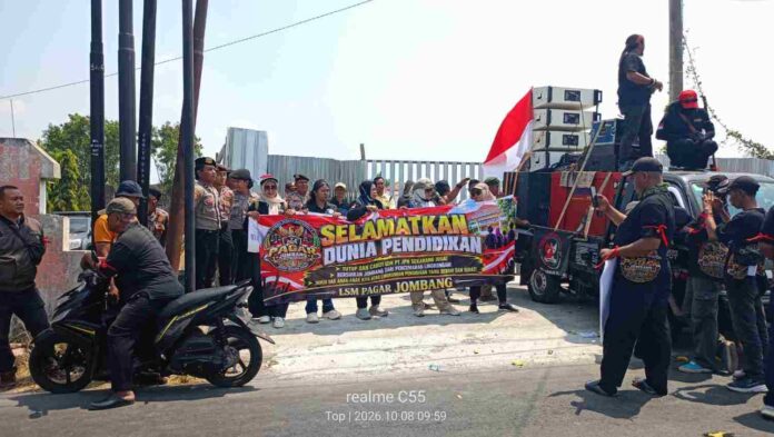 Aksi warga dan PAGAR Jombang di PT JPN Banjardowo