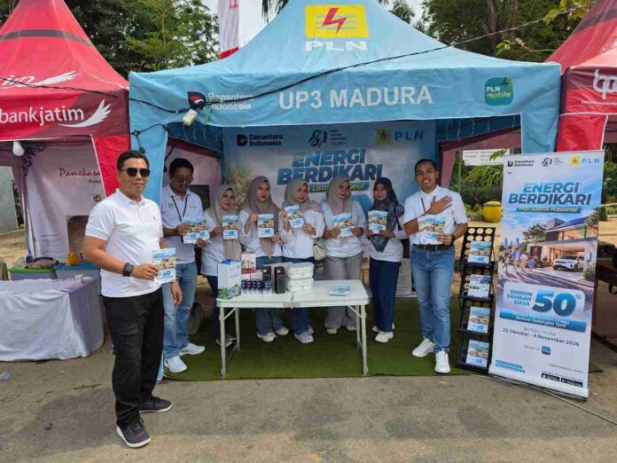 PLN UP3 Madura Hadirkan Promo Tambah Daya Booth pelayanan PLN UP3 Madura dalam kegiatan Hari Sumpah Pemuda dan HLN ke-81 di Pamekasan